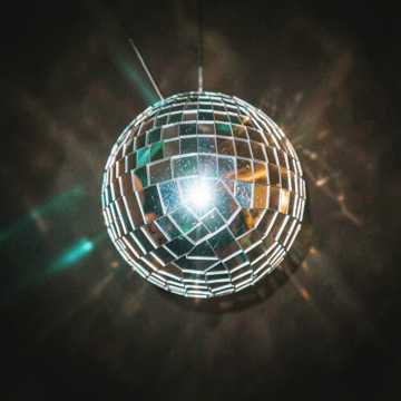 funk disco, Un morceau funky disco qui fait dans cover