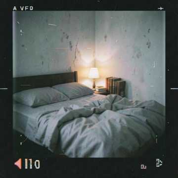 On part sur de la lo-fi pop mélancolique et intimiste, parfaite pour cette voix doit chanter cover