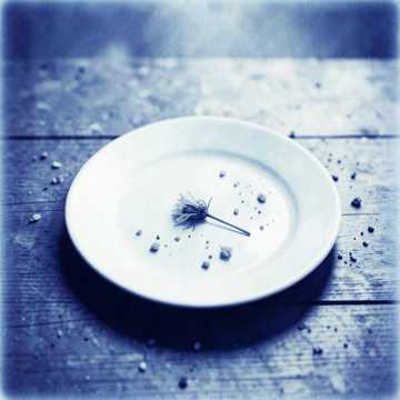 Smooth R&B, mid-tempo groove, melancholic, Une c cover