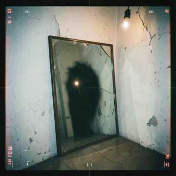 Le titre c'est MÉTAPHYSIQUE le nom du chanteur c'est 2SEVEN cover